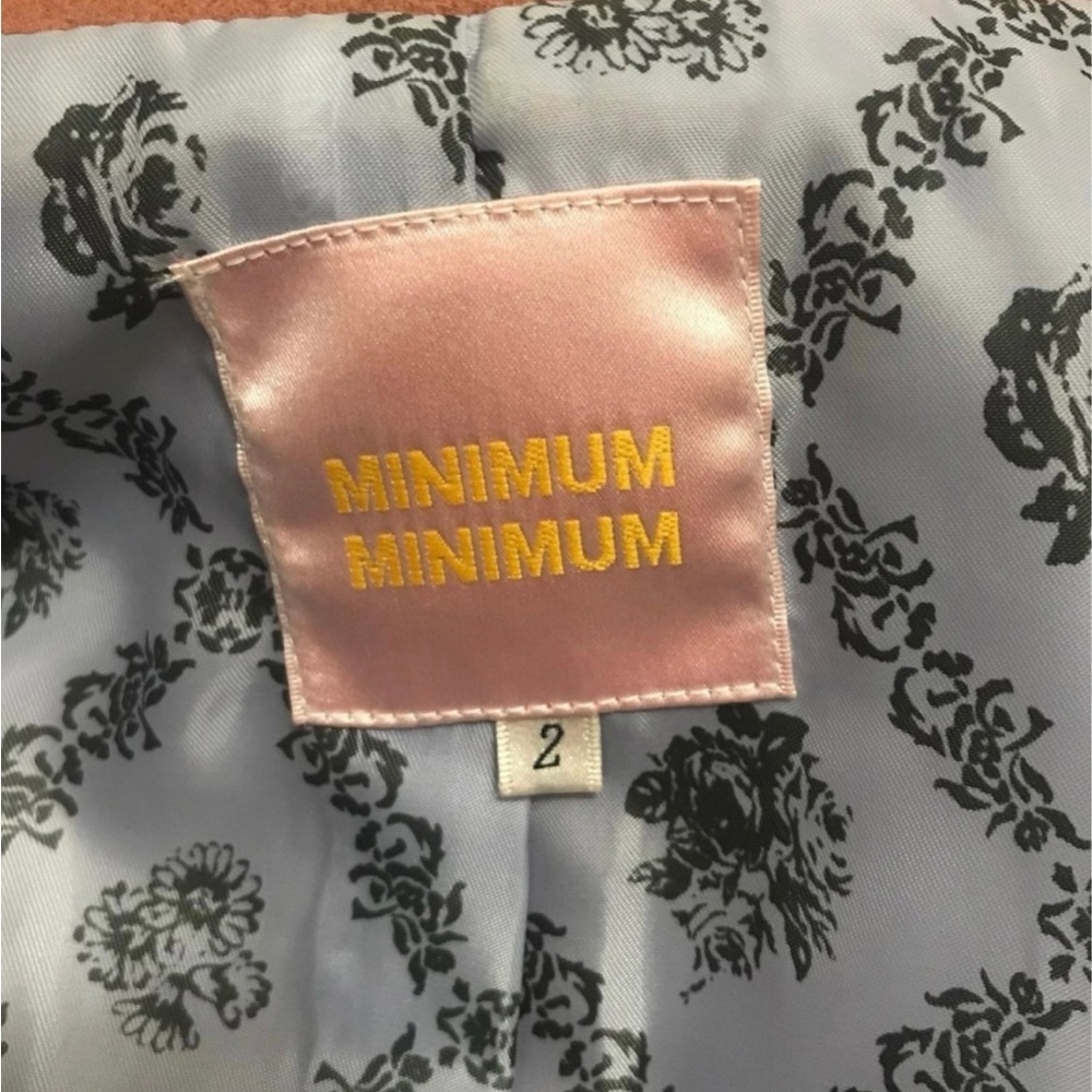 Minimum Coat - Picture 4 of 7
